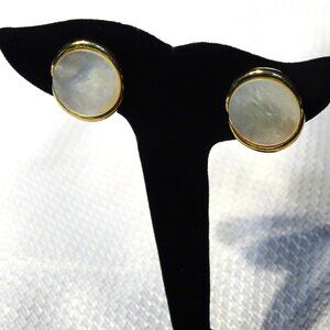 Bergere Vintage Clip-on Earrings 7/8"